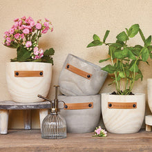 Load image into Gallery viewer, Wood Planter-Love Grows Here