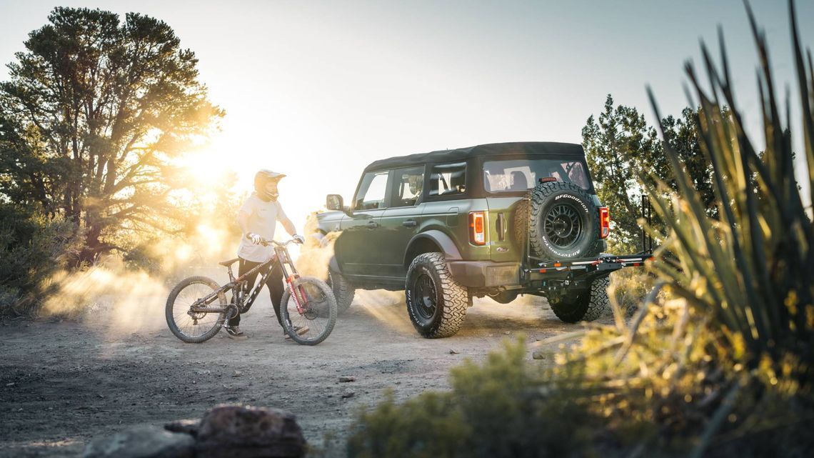 Split & bruise-resistant sidewall rubber, derived from BFGoodrich’s race-proven Baja T/A® KR3 tire.