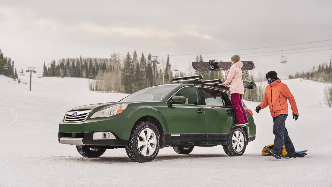 The 3-Peak Mountain Snow Rating denotes the severe snow driving capability of the Trail-Terrain T/A®